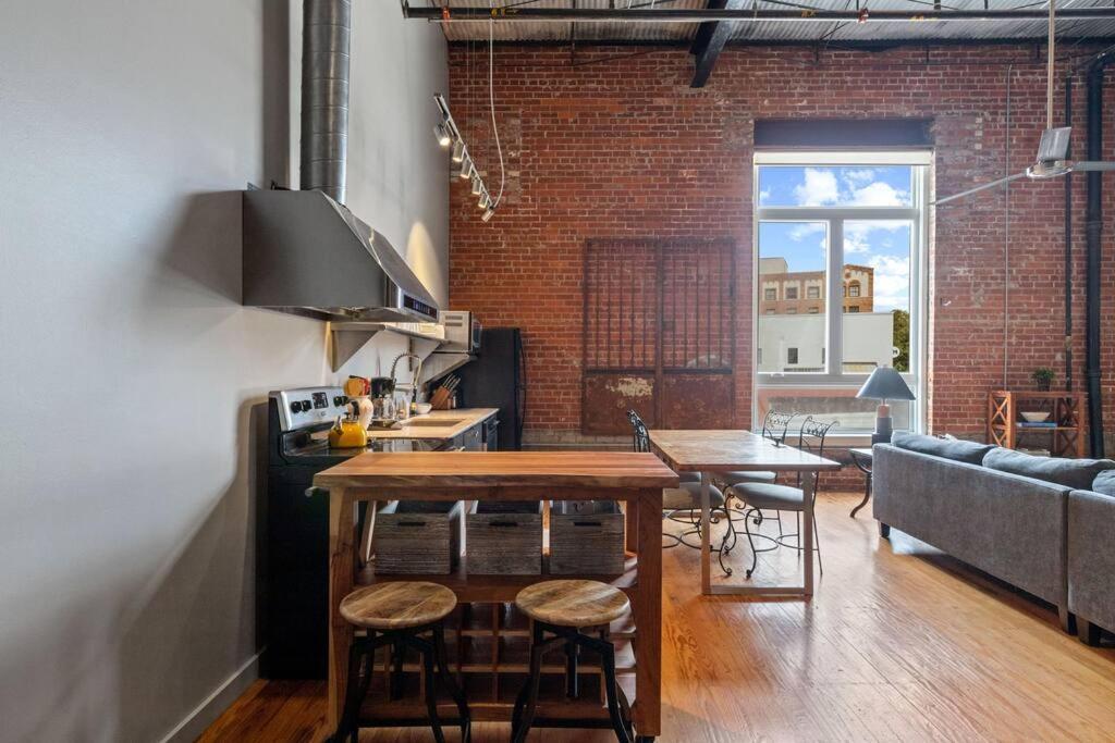 Cajun Stays-Buchanan Loft #4 Lafayette Exterior photo
